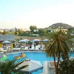 Grecian Fantasia 度假村 法里拉基